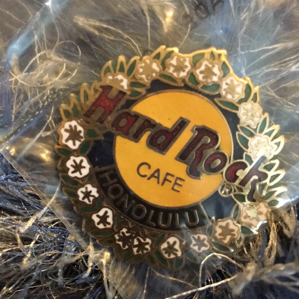 Hard Rock Cafe Honolulu Hawaiian Lei Pin 40$